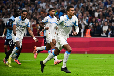 Greenwood quadruple sends Marseille top, Nice down Lyon