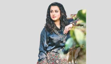 Not everyone wearing a smile is friend: Purnima