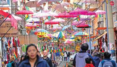 Crisis-hit Bolivia looks to the right for economic salvation