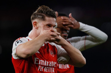 Arsenal run riot to thrash Atletico Madrid