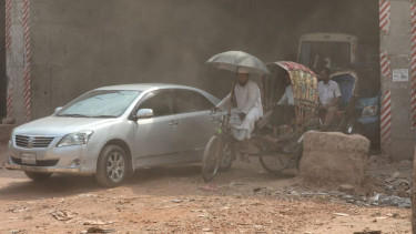 Dhaka’s air quality continues to be ‘unhealthy’