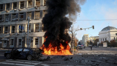 Russian strikes on Ukraine capital kill two