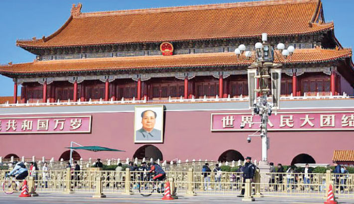 The economic reality facing China as leaders huddle
