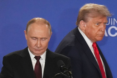 Oil prices jump almost 3% after Trump imposes first sanctions on Russia