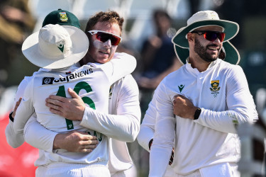Harmer stars as South Africa beat Pakistan to draw series
