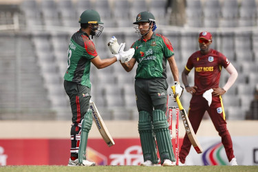 Soumya-Saif fire powers Bangladesh to 296/8 in series-decider