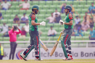 Soumya, Saif crack the hard-ball code