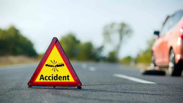 Road crash leaves two dead in Faridpur