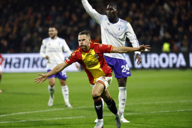 Forest beat Porto on Dyche debut, Villa shocked by Go Ahead Eagles