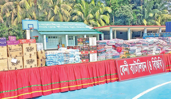 Border Guard Bangladesh (BGB) seizes goods worth over Tk1.20 crore during an operation along the India-Bangladesh border in Feni on Friday night. 	-FOCUS BANGLA