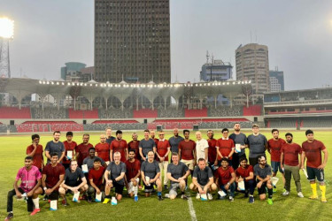 Diplomats celebrate 3–0 win, Advisers promise revenge in December