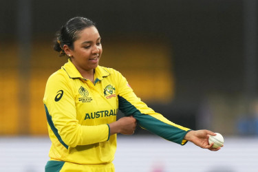 Alana King takes a record 7-18 as Australia routs South Africa