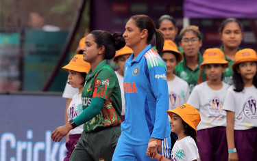 Bangladesh-India clash reduced to 43 overs after rain delay