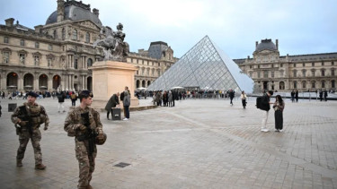 Arrests made in Louvre jewellery heist by French police: Paris prosecutor