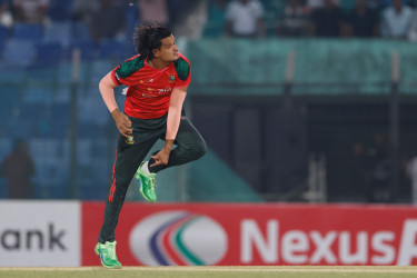 Left-arm choke stifles Windies before visitors finish strong