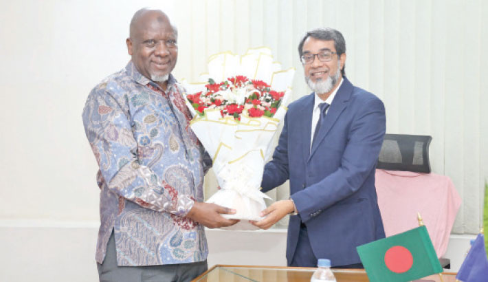 Islamic University in Uganda (IUIU) Rector Prof Ismail Simbwa Gyagenda, pays a courtesy visit to the University of Frontier Technology, Bangladesh (UFTB) Vice-Chancellor Prof Dr Mohammad Abu Yousuf, at his office in Gazipur on Monday. — Daily Sun Photo