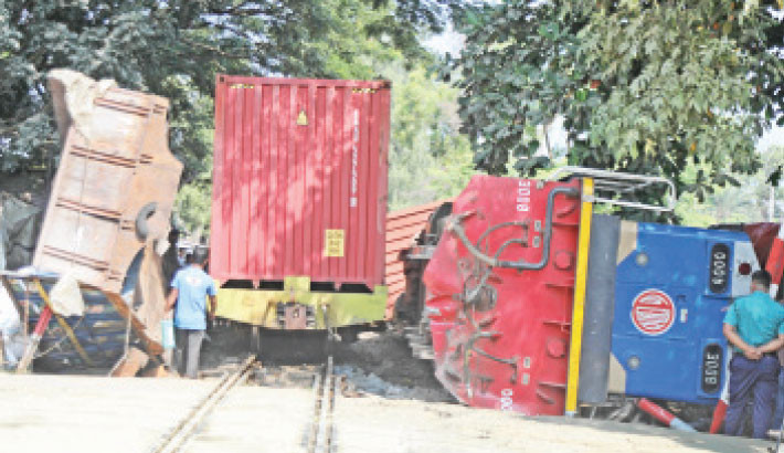 Truck-train collision in Ctg kills night guard