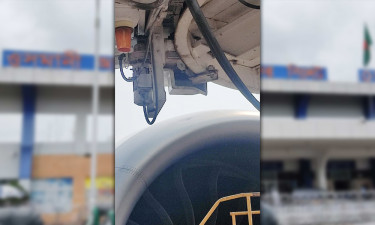 London-bound Biman aircraft hits boarding bridge at Sylhet airport, flight delayed