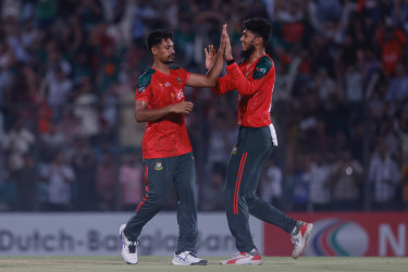 From chaos to control: A comeback to remember at the death