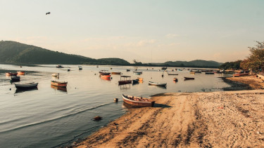 Ten Challenges for a Cleaner, Resilient, and Sustainable Ocean