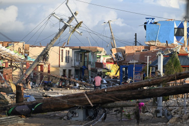 'Unprecedented' hurricane Melissa leaves 30 dead across Caribbean