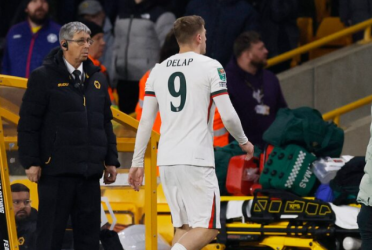 Chelsea's Maresca fumes over 'stupid, embarrassing' Delap red card