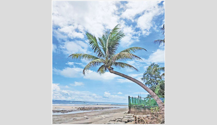 Bangladesh’s only coral island, St Martin’s, remains deserted on the first day of reopening as ship owners suspend services, citing a government ban on overnight stays after the island’s nine-month closure. -FOCUS BANGLA
