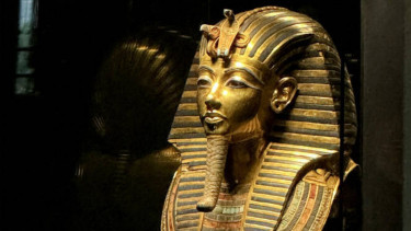 Egypt's Grand Museum opens, displaying Tutankhamun tomb in full for first time