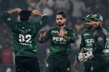 Ashraf and Mirza skittle South Africa as Pakistan win 2nd T20