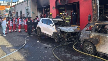 Blaze at Mexico store kills 23, including children