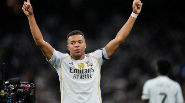 Kylian Mbappe scores two more as Real Madrid beats Valencia 4-0, Villarreal up to second