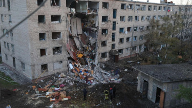 Two children among dead in Russian blitz on Ukraine