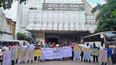 Dana leads protest demanding sports be run by sportspeople