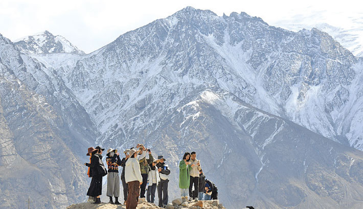 300m tourists visited China’s Xinjiang last year