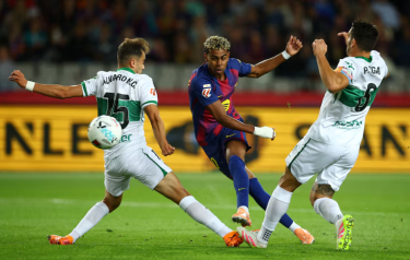 Barcelona return to winning ways with 3-1 victory over Elche