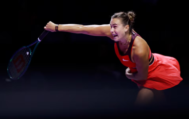 Sabalenka eases past Paolini