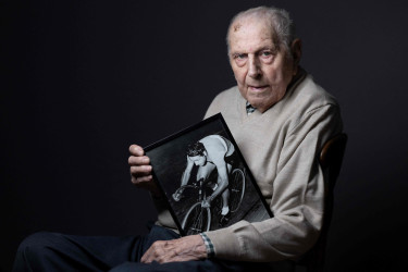 Oldest former Olympic champion Coste dies at 101