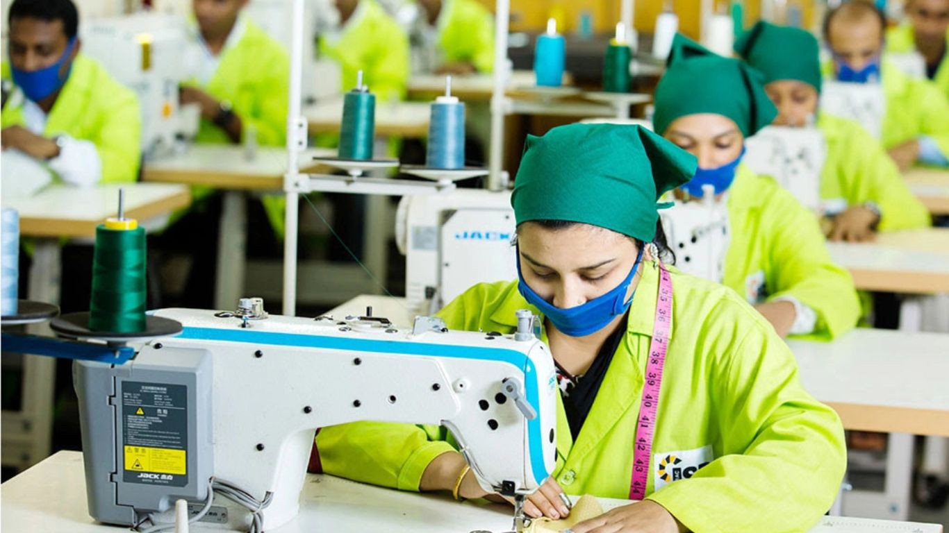 Crisis intensifies in garment sector