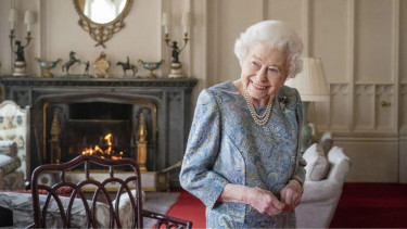 Buckingham Palace will stage the largest-ever display of Queen Elizabeth II's fashion next year