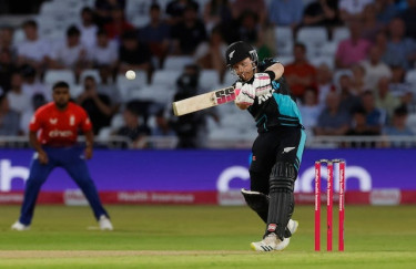 New Zealand's Seifert out of West Indies T20s with broken finger