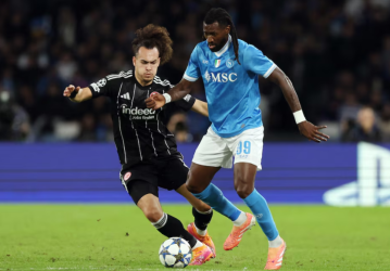 Napoli and Frankfurt play out dull scoreless draw in Naples