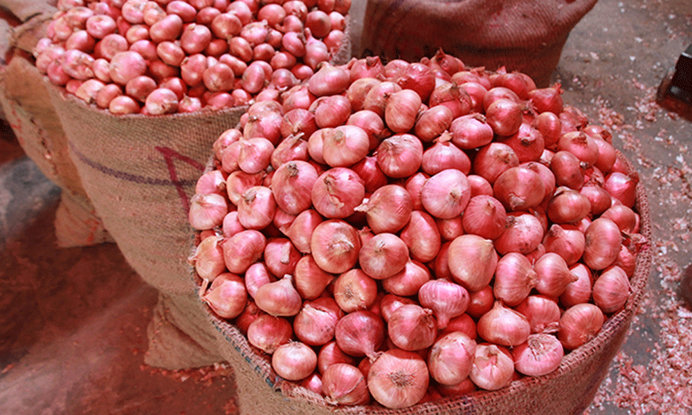 Onion prices skyrocket in Dhaka; from Tk70 to Tk120 per kg