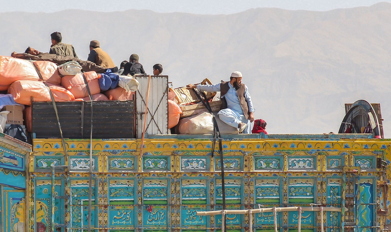 5 killed in Afghan-Pakistan border fire despite peace talks