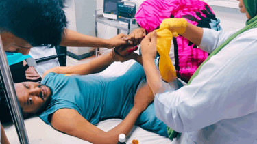 Teen gang chops off NCP leader’s finger in Banani