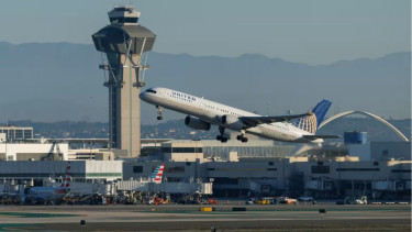 US flight cuts send airlines, travelers scrambling