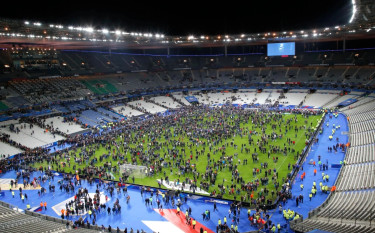 France players to honor victims of Paris attacks in 2015