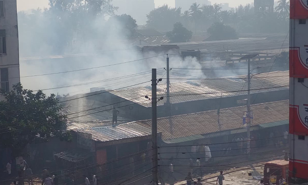 Fire breaks out at cotton warehouse in Tongi