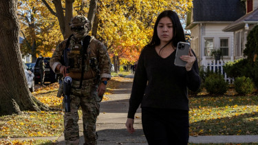 US federal agents conduct immigration raid in Illinois