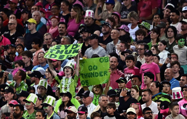 ‘Keep the ball’ rule: fans can now take home match balls