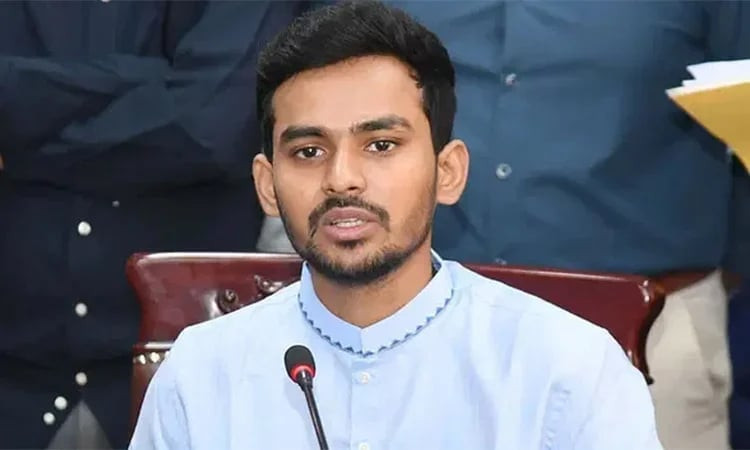 Adviser Asif Mahmud says plans to contest polls as independent candidate in Dhaka